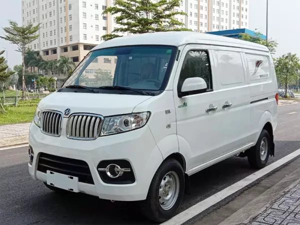 Dịch vụ thay Kính chắn gió xe tải Dongben 2 chỗ tận nơi